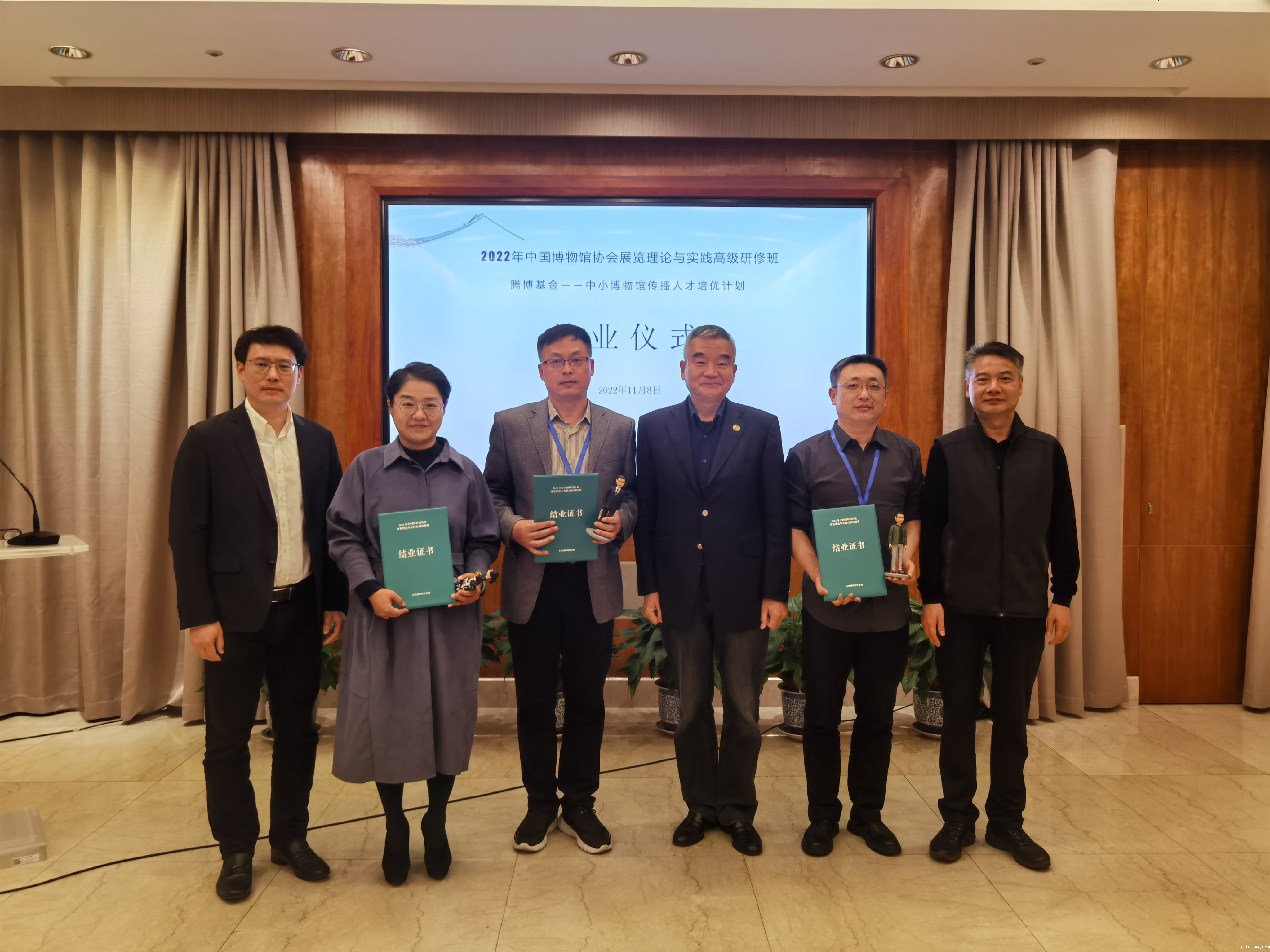 14-08-360302239561932.jpg 14-08-360302239561932.jpg