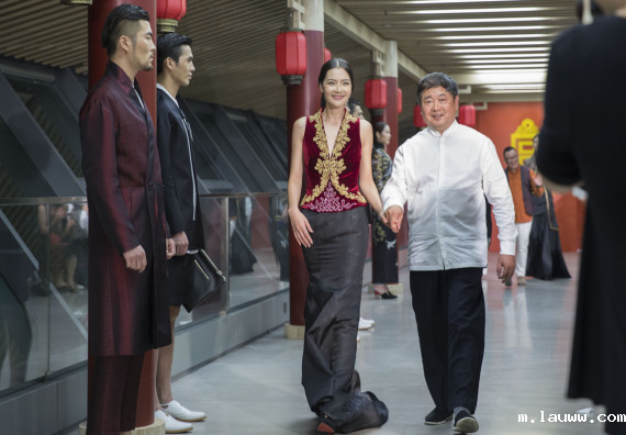 成都博物馆“盛世天子——清高宗乾隆皇帝珍宝展”开幕